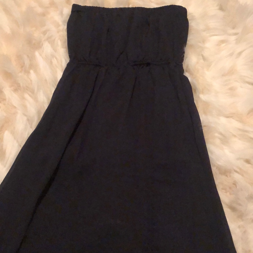 Navy strapless dress!